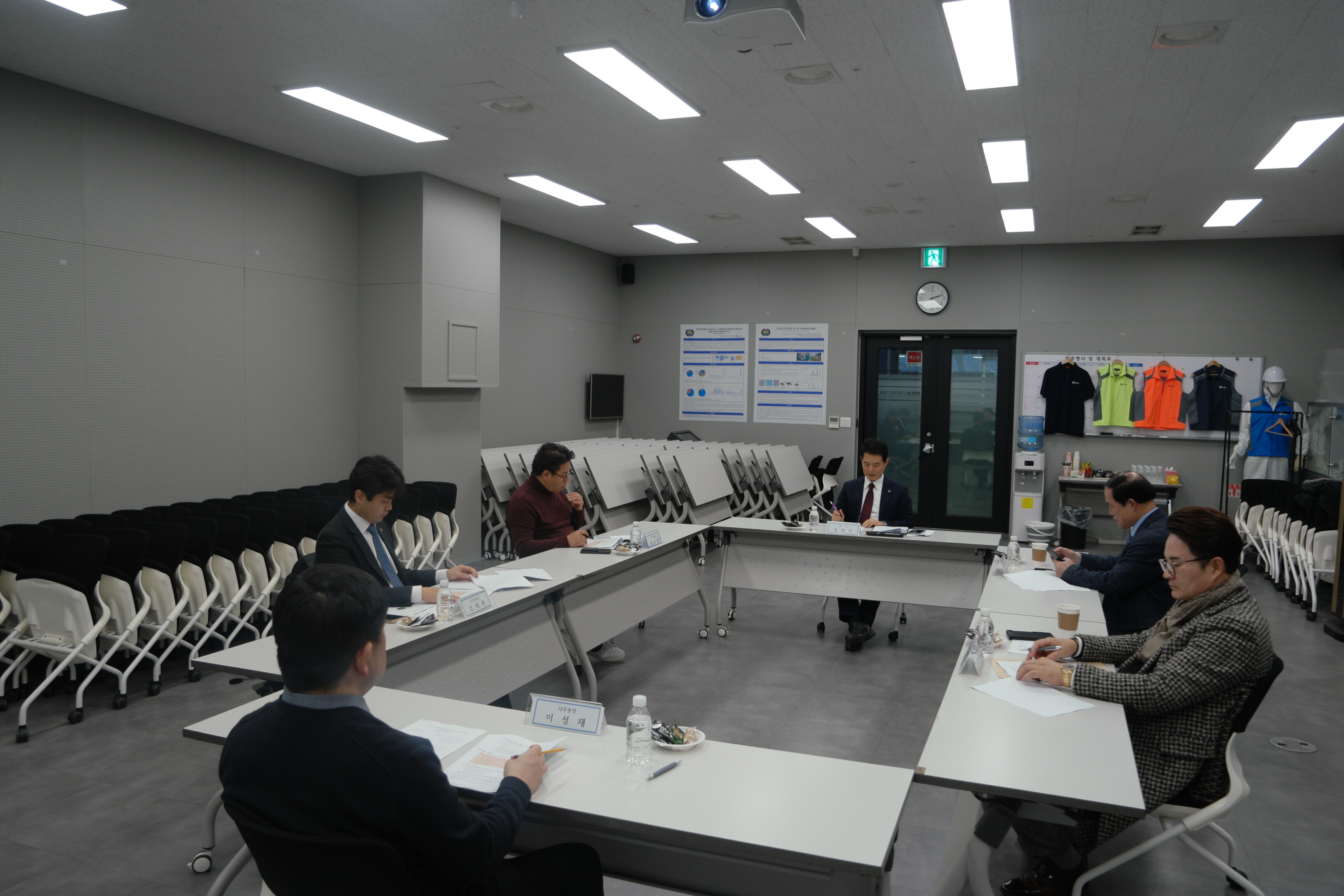 게시판 본문의 첨부파일 이미지입니다. : 2026년 1차 회장단 회의_1.JPG