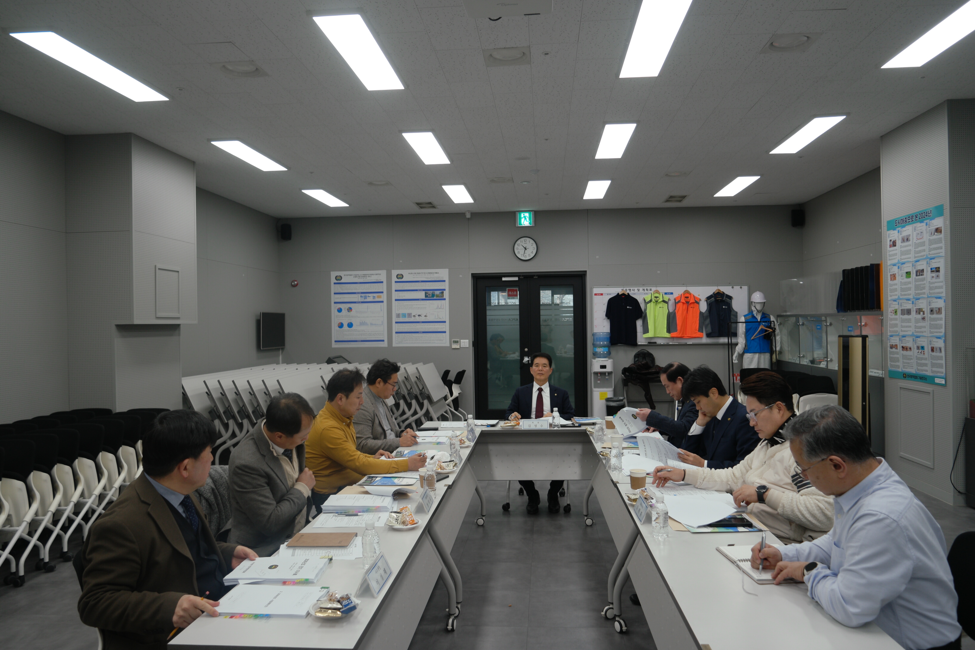 게시판 본문의 첨부파일 이미지입니다. : 2026년 2차 회장단 회의_1.JPG