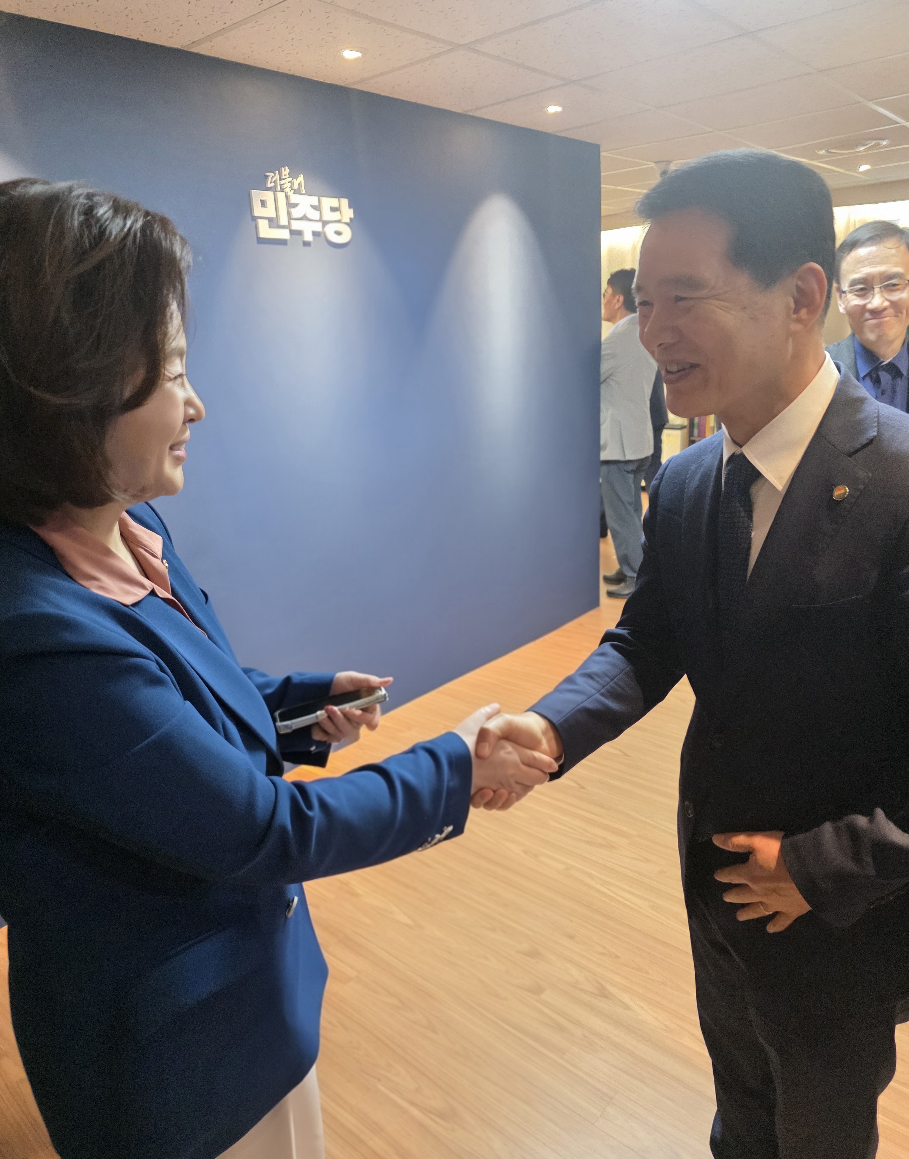 게시판 본문의 첨부파일 이미지입니다. : 민주당 전국직능대표자회의 순회 타운홀 미팅 참석_4.jpg
